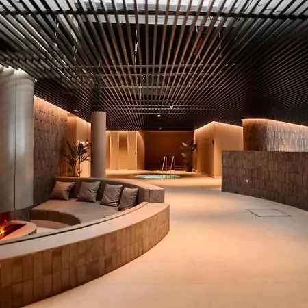 2025 New Modern Family House Terme Catez